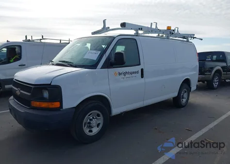 2016 Chevrolet Express 2500 Work Van z USA, uszkodzony, nr VIN 1GCWGAFF7G1334974